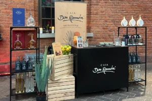 Mobilny bar Casa Don Ramón na obchodach Dnia Niepodległości Meksyku