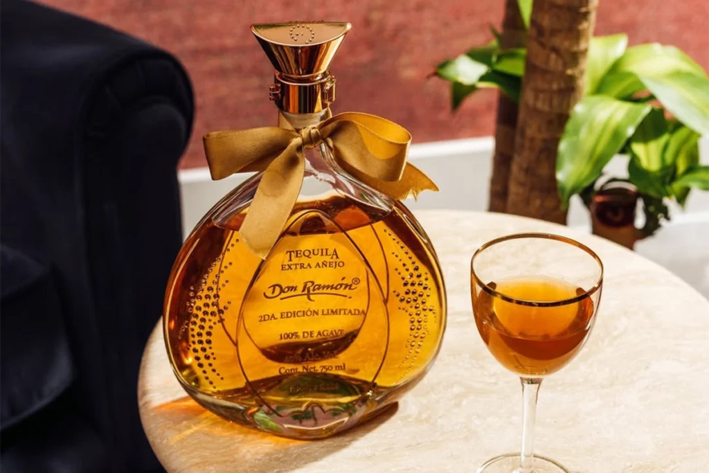 Ekskluzywna tequila Don Ramón Extra Añejo Limitowana Edycja w bursztynowej butelce.